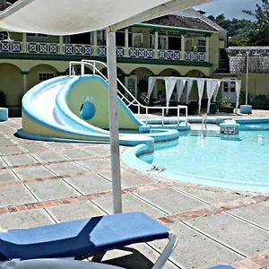 private-2-bedroom-beachfront-penthouse-condo-ocho-rios-jamaica.hotelsochorios.net/